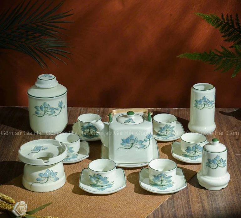 qua-tang-20-11-cho-giao-vien-set-am-tach